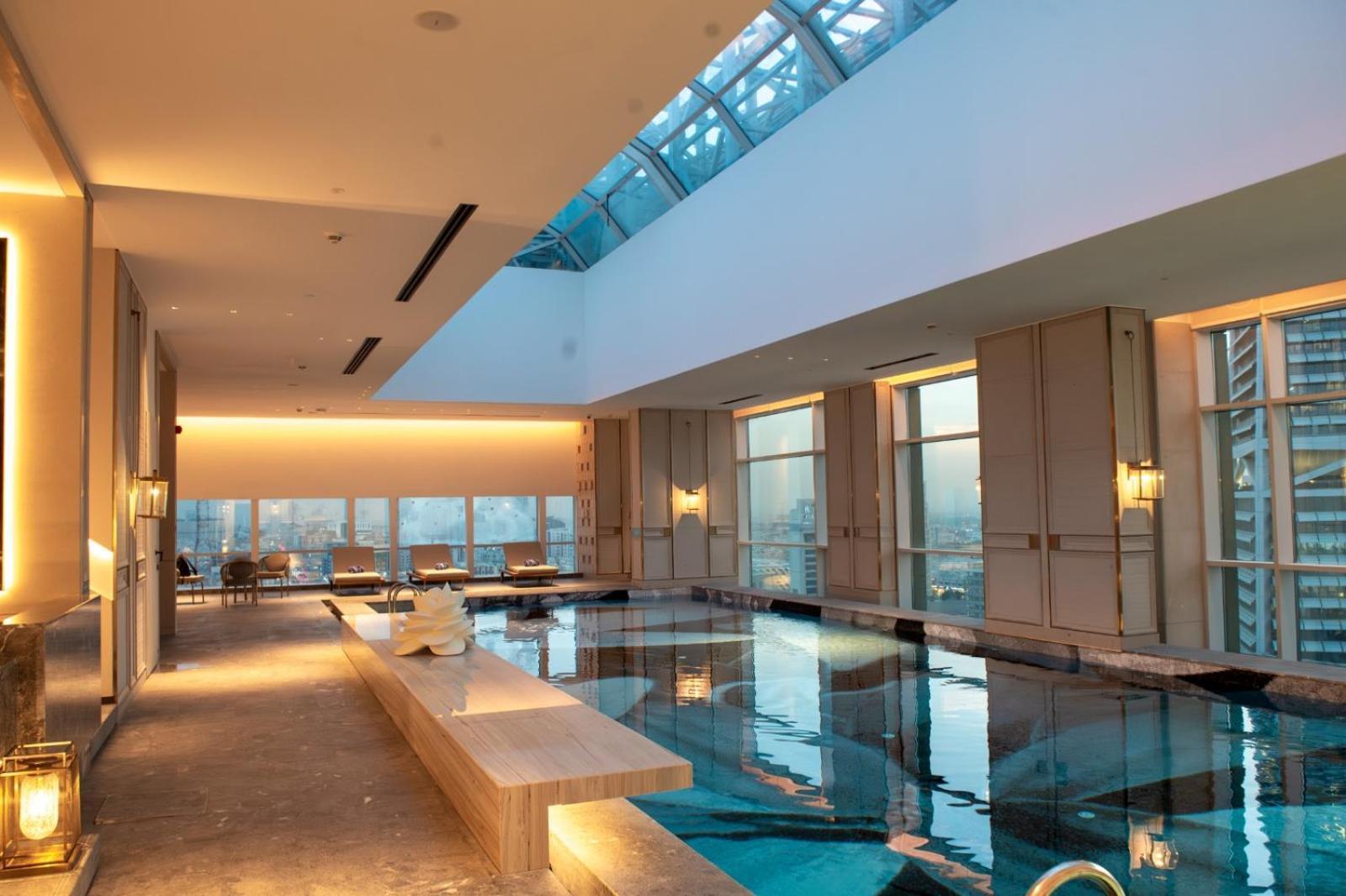Narcissus The Royal Hotel الرياض المظهر الخارجي الصورة The pool at the 39th floor