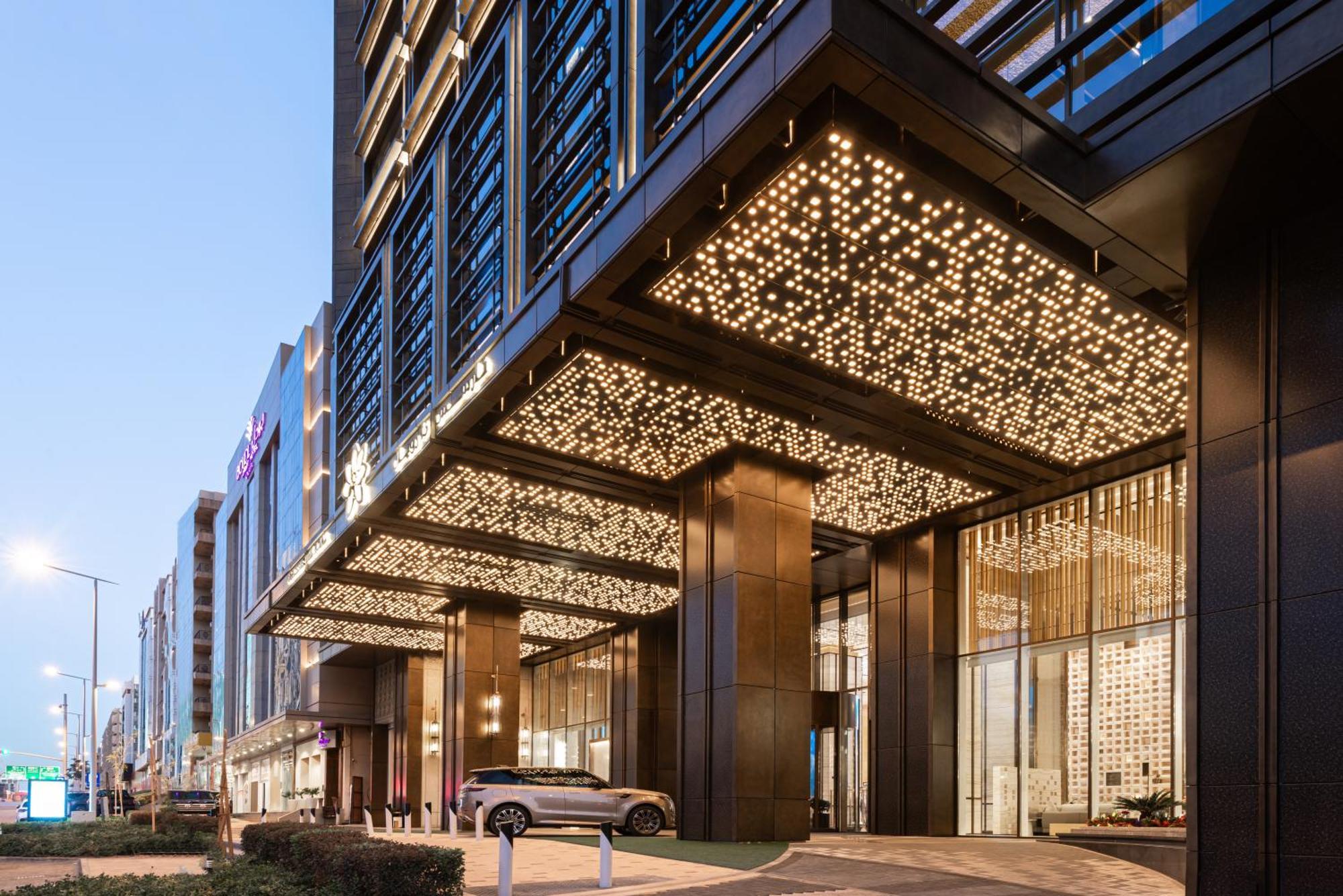 Narcissus The Royal Hotel الرياض المظهر الخارجي الصورة The entrance of the hotel